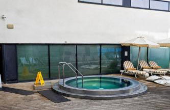 Golden Hour Marine Suite 503 - Sea View at Marine Hotel - Photo 42