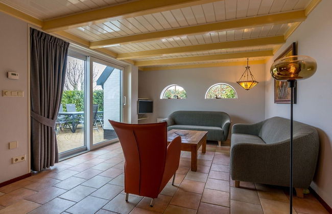 Lovely Holiday Home in Texel near Sea - Photo 3