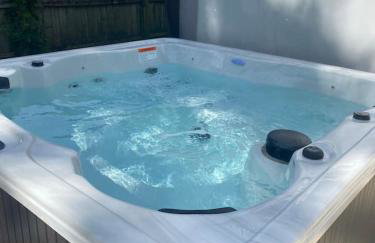 Main Street Oasis Pool and Hot Tub Sleeps 8 - Foto 31