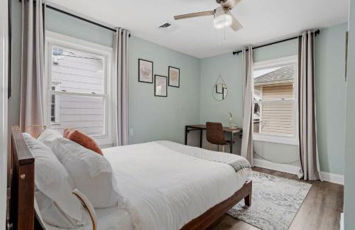 Beautifully Renovated 6BR 2BA 2 Blocks to Beach - Foto 9