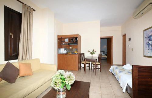 Palirria Hotel & Studios - Photo 76