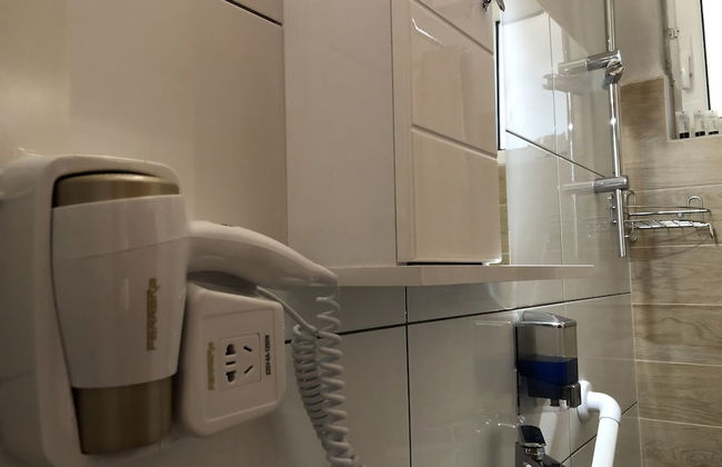 Lemon Tree Suites Near ATH Airport - Photo 33