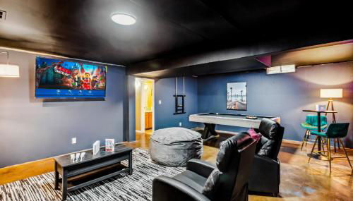 Theater, King&PoolTable with PrivateHotTub - Foto 2, Other