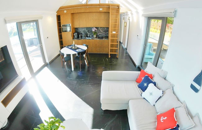 Unique Holiday Home on the Water, Bytow - Photo 12