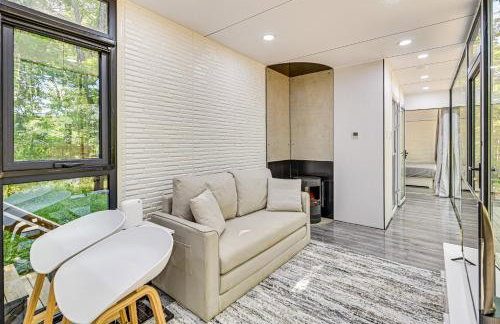 Waterfront Durham Getaway with Deck and Trails! - Foto 8