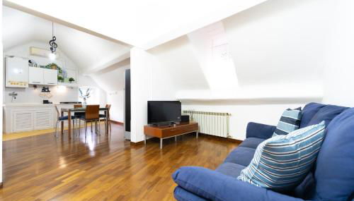 Airport & Sea, Large Music-Themed Apartment - Foto 3