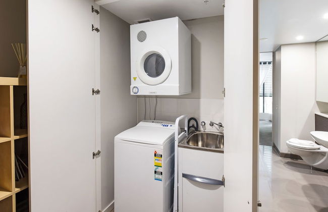 Stylish 1 Bedroom Apartment Camperdown - Photo 21