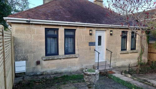 Newly renovated 2-bed bungalow - Foto 1