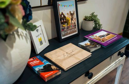 Luxury Renovated Bungalow with wheel chair access, Hot Tub and Fire Pit - Foto 45