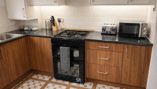 Spacious 4BR Reading House - Sleeps 8 - Free Parking - Foto 5