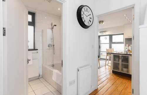 City Retreat, 2 Bed House with Cloudstream Hot Tub - Foto 7