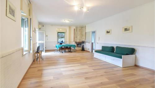 2 Bedroom Cozy Apartment In Napoli - Foto 2