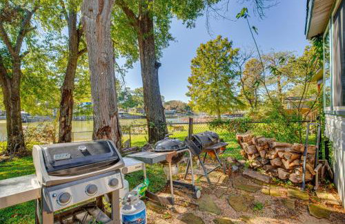 Waterfront Retreat with Hot Tub in Gun Barrel City! - Foto 24