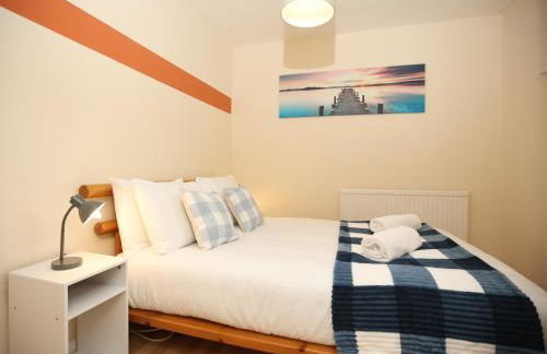 Redland Park By N And N Stays Ltd, Perfect for Contractors & Workers, Close to local amenities and work sites in Bath, Free Parking - Photo 15