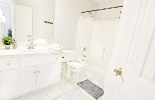 Dwell Proper 2 Bedroom Condo - Foto 15