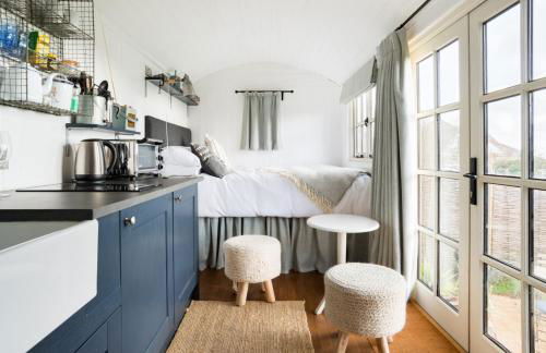 Purbeck Shepherd Huts - Photo 8