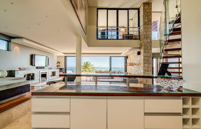 Multi-level Family Villa w Private Pool Views Lions Crest - Foto 36