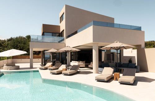 Aerial Villa - Award Winning Luxury Retreat - Foto 8