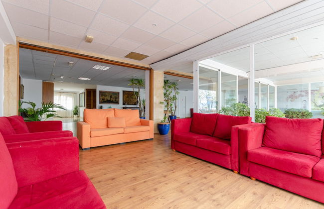 Sol y Mar Apartments - Photo 4