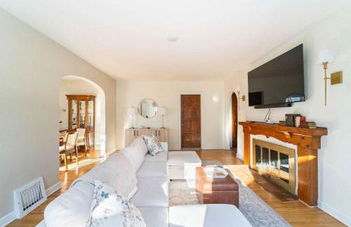 Comfortable 5BR Ames Stay Close to Campus - Foto 8