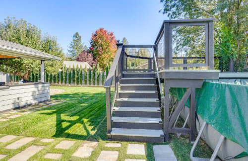 Backyard Oasis with Hot Tub and Views Weaverville Gem - Foto 28