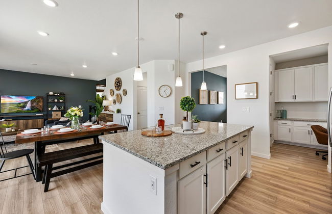 New Build W/ Great Backyard & Lake Access! - Foto 13