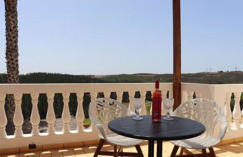 Stunning Villa with Pool & View near beach - Foto 12