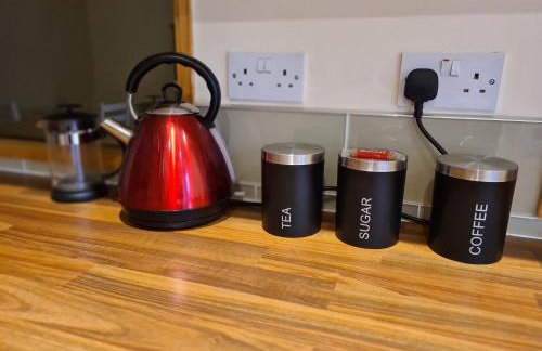 Spacious Mytholmroyd Apartment with River Views - Photo 14