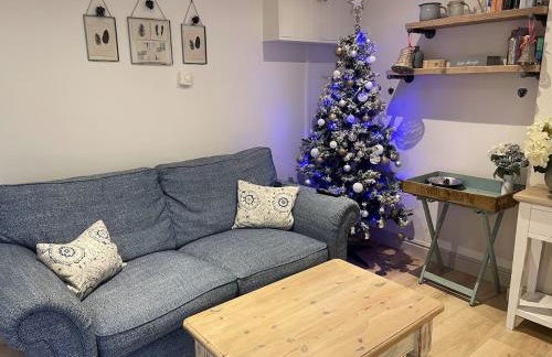 STABLES Stylish comfortable peaceful cottage with parking and outdoor space - Photo 65