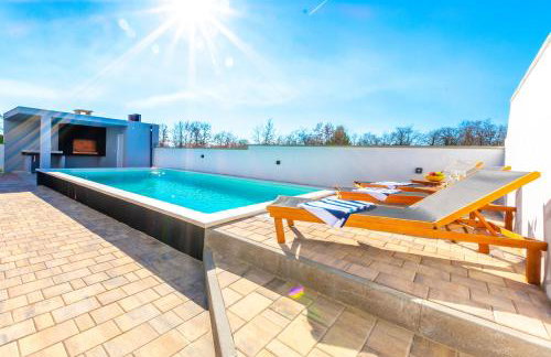 Modern Casa di Lucija with heated pool, near Airport, own parking - Foto 15