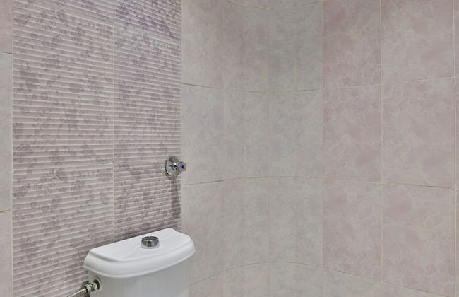 OYO 209 Mayar International Furnished 2 - Foto 17