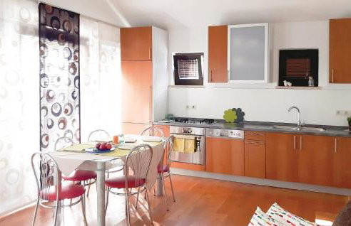 1 Bedroom Awesome Apartment In Kolan - Photo 11