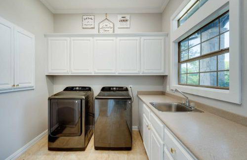 10 Acres with Hot Tub and Pond Luxury Melissa Villa! - Foto 11