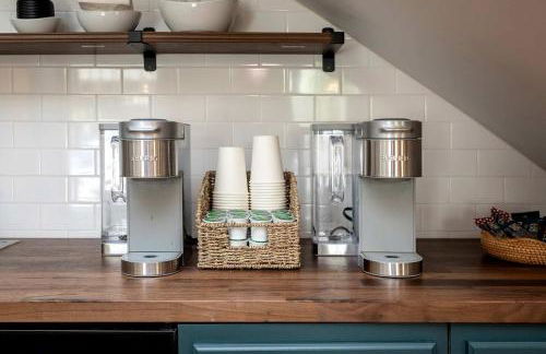 Romantic Historic Inn Suite with Mountain Views in Luray, Virginia - Foto 28