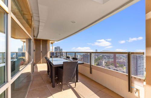 Penthouse Duplex with Epic Views - Photo 14