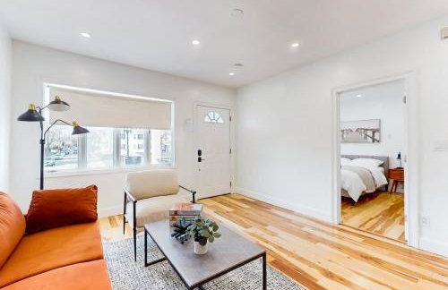 Shop, Dine, Unwind! Gateway to Boston Sights - Foto 11