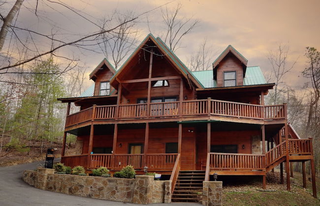Smoky Mountain Getaway - Five Bedroom Cabin - Foto 33