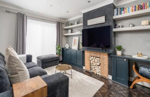 Pass the Keys Stylish Modern 3 bed house with Parking - Foto 1