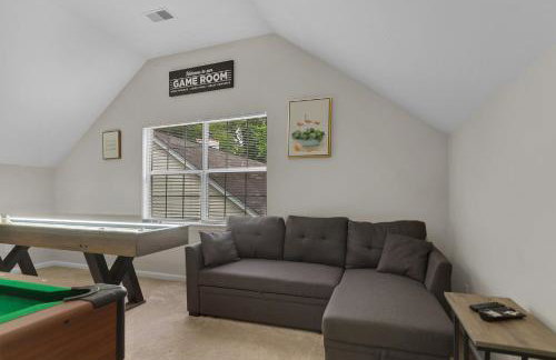 Country Haven - Hot Tub & Pool! Game Room, King Beds, Mins 2 dwtn - Foto 38