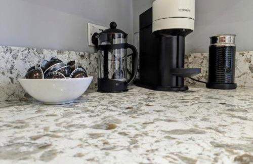 Robert Bolt House, Free Parking, 1 Minute to Metrolink - Photo 6