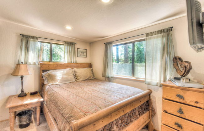 Moonlight Cove w/ Grill Tahoe Beach Next Door! - Photo 4