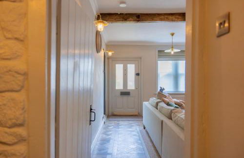 Danes Cottage - Luxury Peak District Retreat - Photo 14