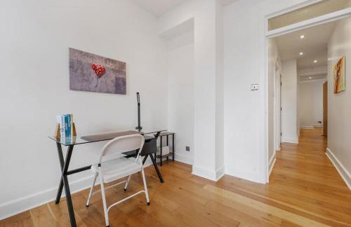 Spacious and central 2 bed 2 bath City apartment - Foto 8
