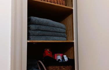 Mid Century Style Cottage Near Historic Downtown - Foto 49