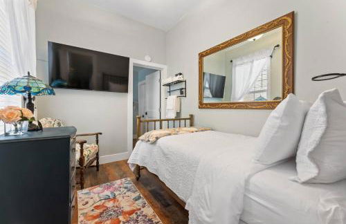 Historic 1914 Cottage, Near Downtown, UNR & Hospitals, Early Check In - Foto 18