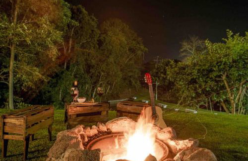 Chalé romântico com banheira aquecida - Foto 9