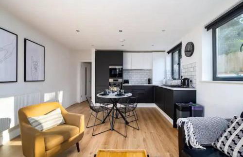 Modern and Bright Home Minutes From Central London - Pass the Keys - Foto 24