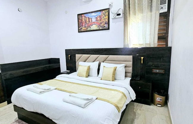 Shri Krishna Divine Dham - Photo 8