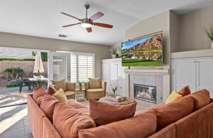 La Quinta Desert Haven Luxe Stay w/ Private Pool, Hot Tub, Pool Table - Foto 10
