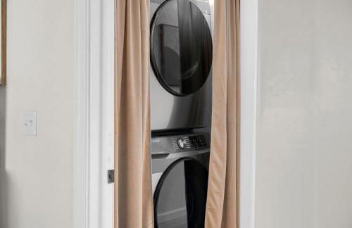 The Bauhaus - 4BR,3BA ,Families , Ample Parking - Foto 41